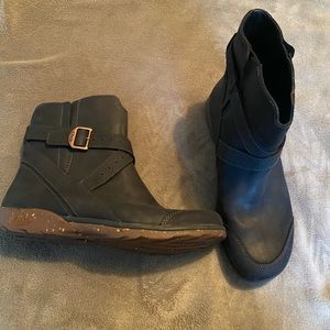 Chaco boots SKYE black leather size 8 like new